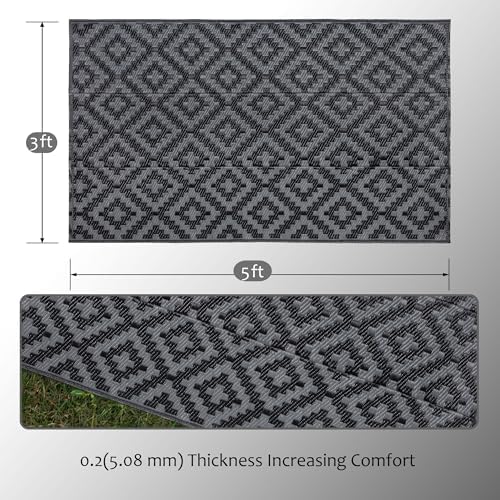 SAND MINE Waterproof Outdoor Rug, Plastic Reversible Rug, Modern Area Rug, Large Floor Mat for Outdoors, RV, Patio, Backyard, Deck, Picnic, Beach, Camping (3' x 5', Black Grey Lattice)